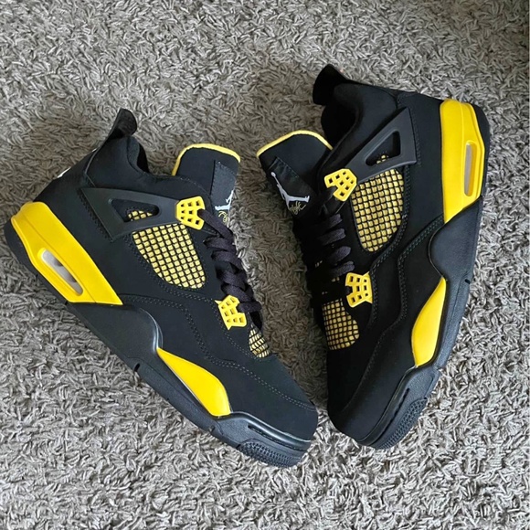 I’m selling these Jordan 4 shoes. - Picture 1 of 1